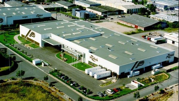 Usine Paredes FAB — vue aérienne Genas